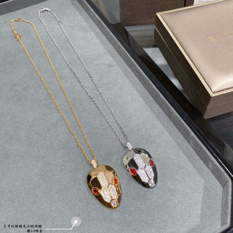 Bv1g*ai necklaces